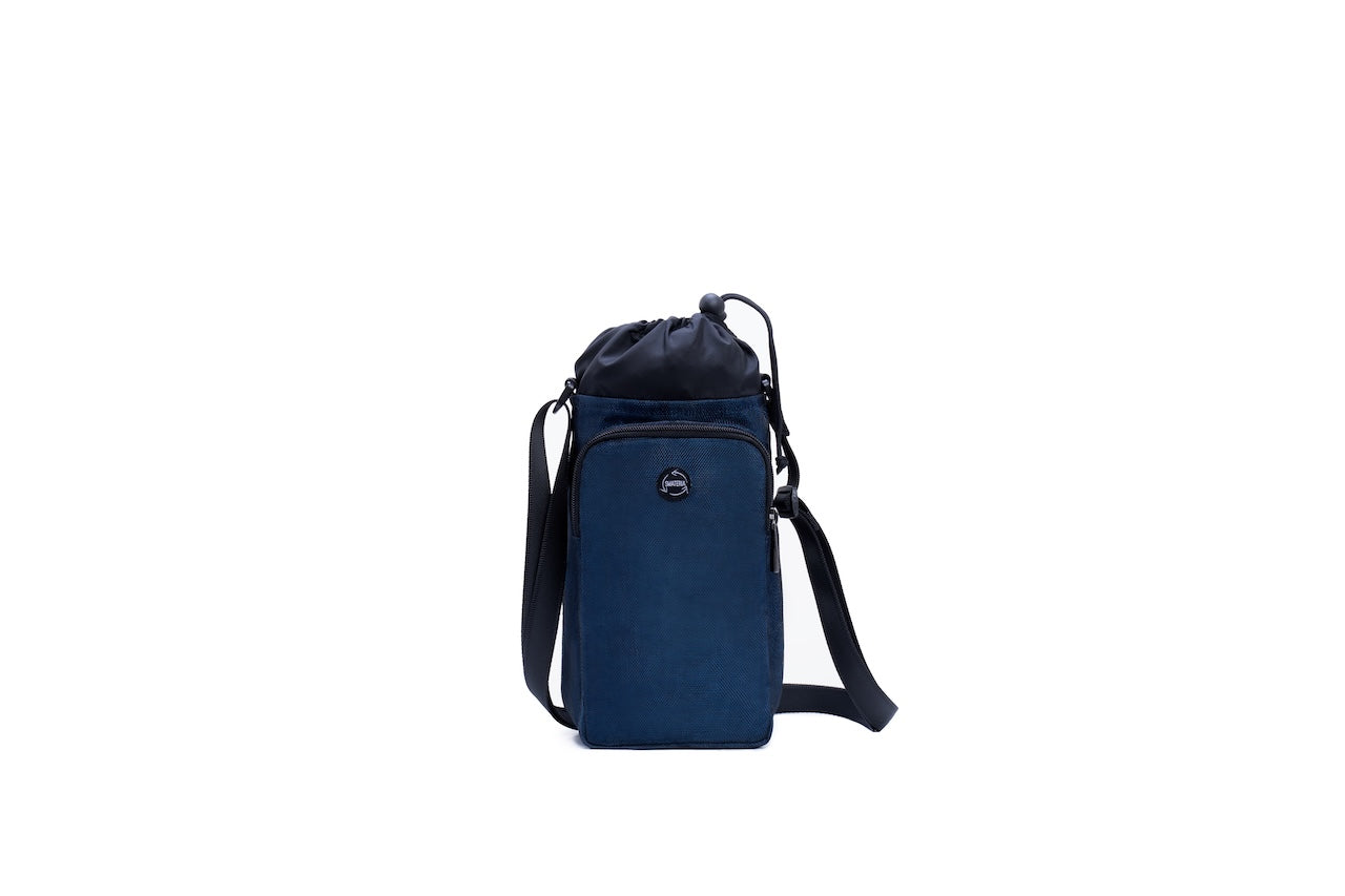 Smateria crossbody water bottle bag in Dark Blue