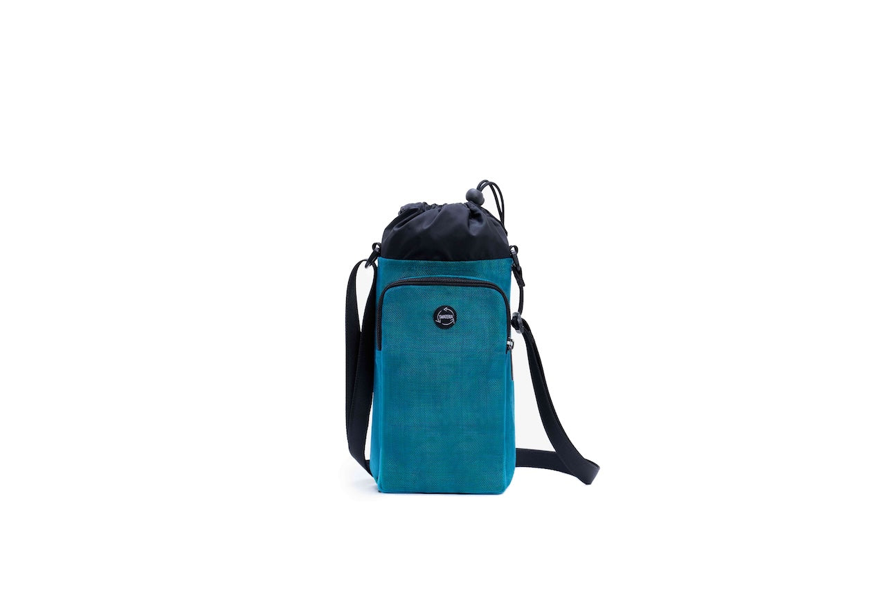 Smateria crossbody water bottle bag in Petrol Blue