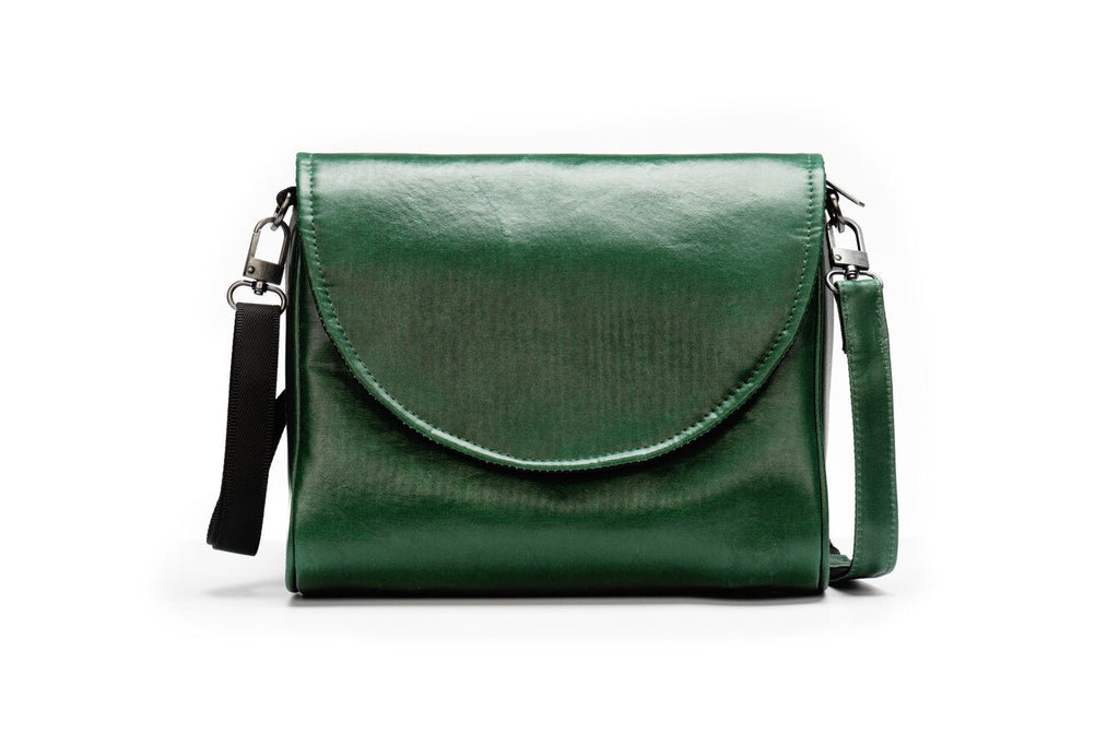 A Brio crossbody bag in Forest Green