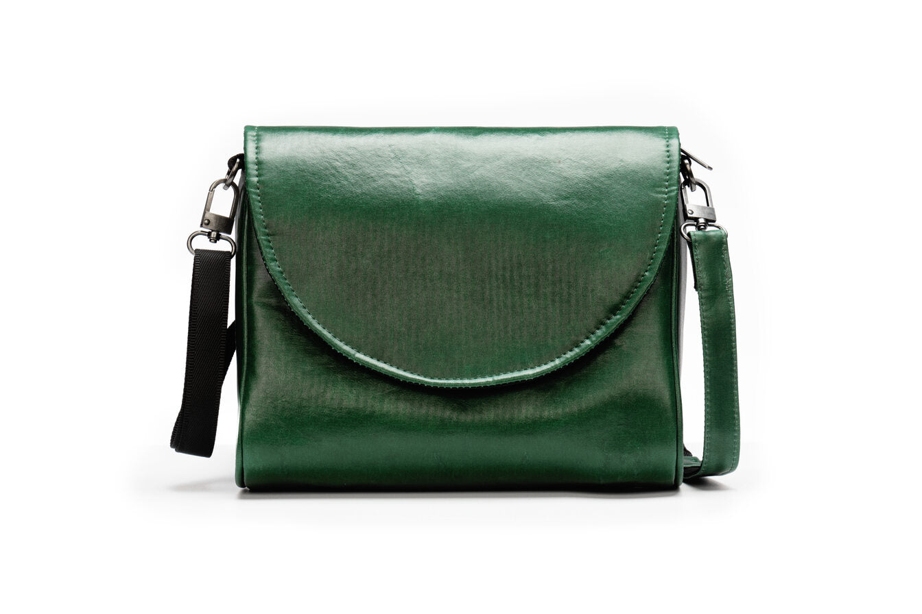 A Brio crossbody bag in Forest Green