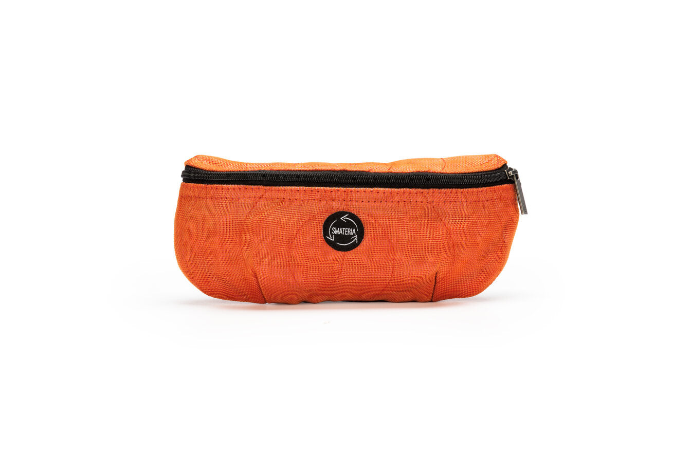 Wink glasses case in red net fabric