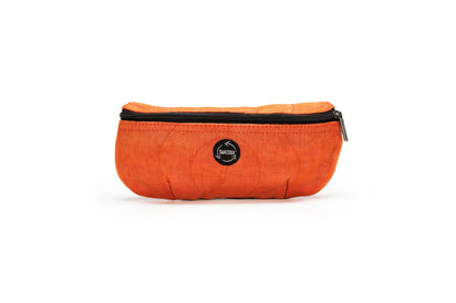 Wink glasses case in red net fabric