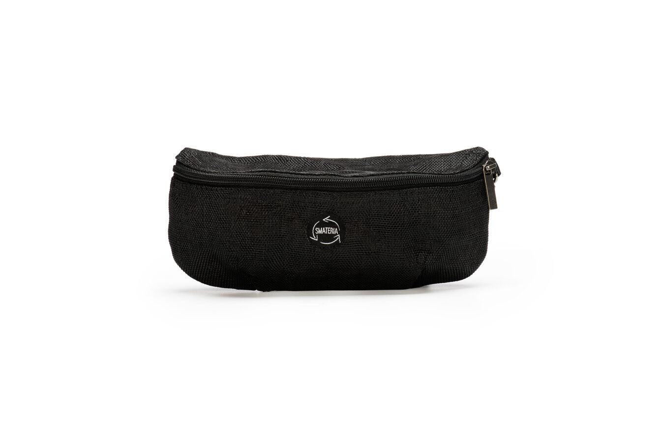 Wink glasses pouch in black net